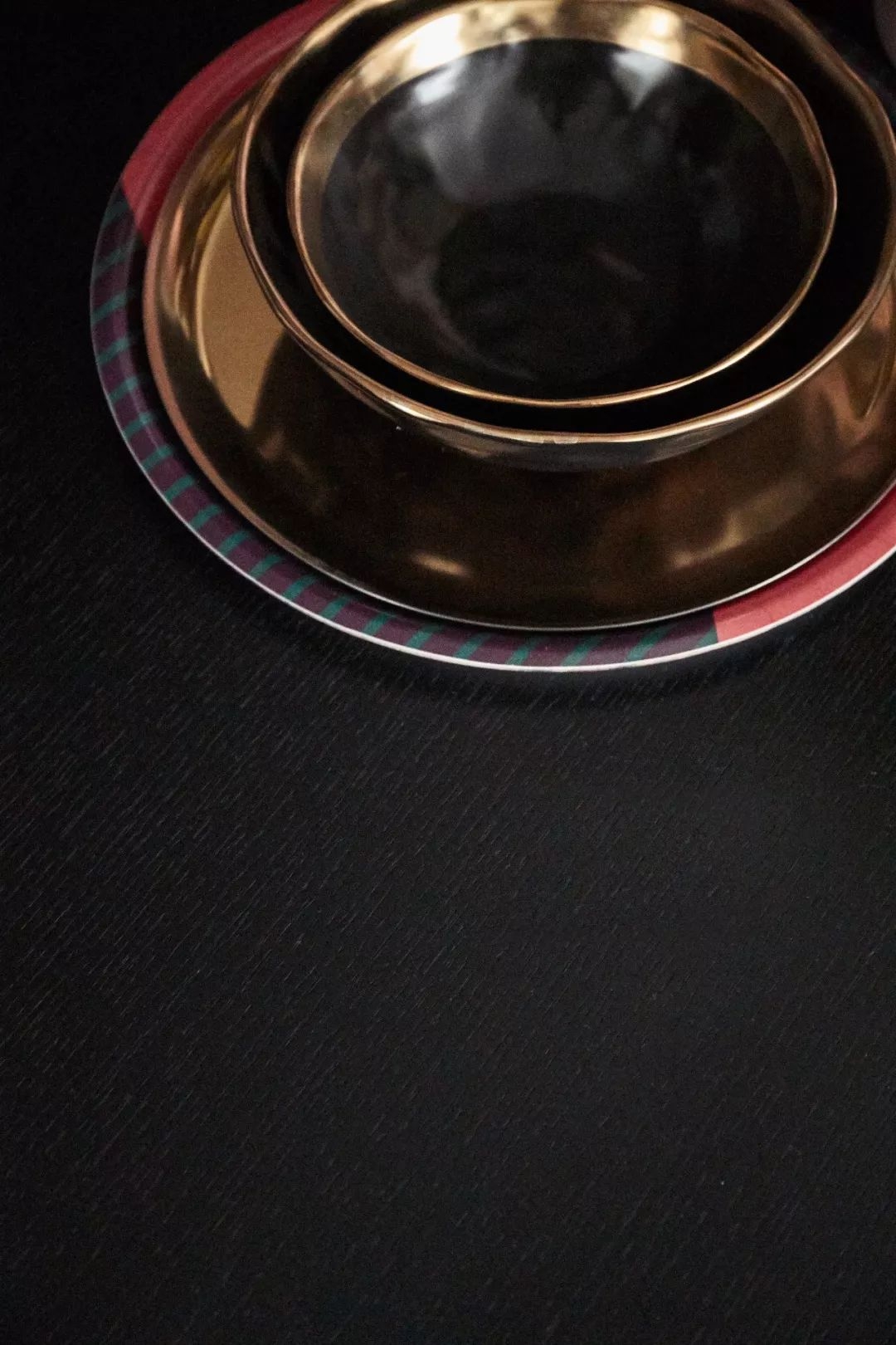 灰调极简风格的公寓,单身公寓高级灰墙面轻奢风格装修