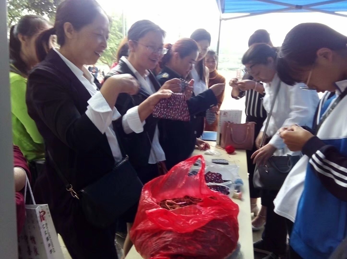 农村薄弱,城镇拥挤,教育发展不均衡,荣昌区是这样做的!