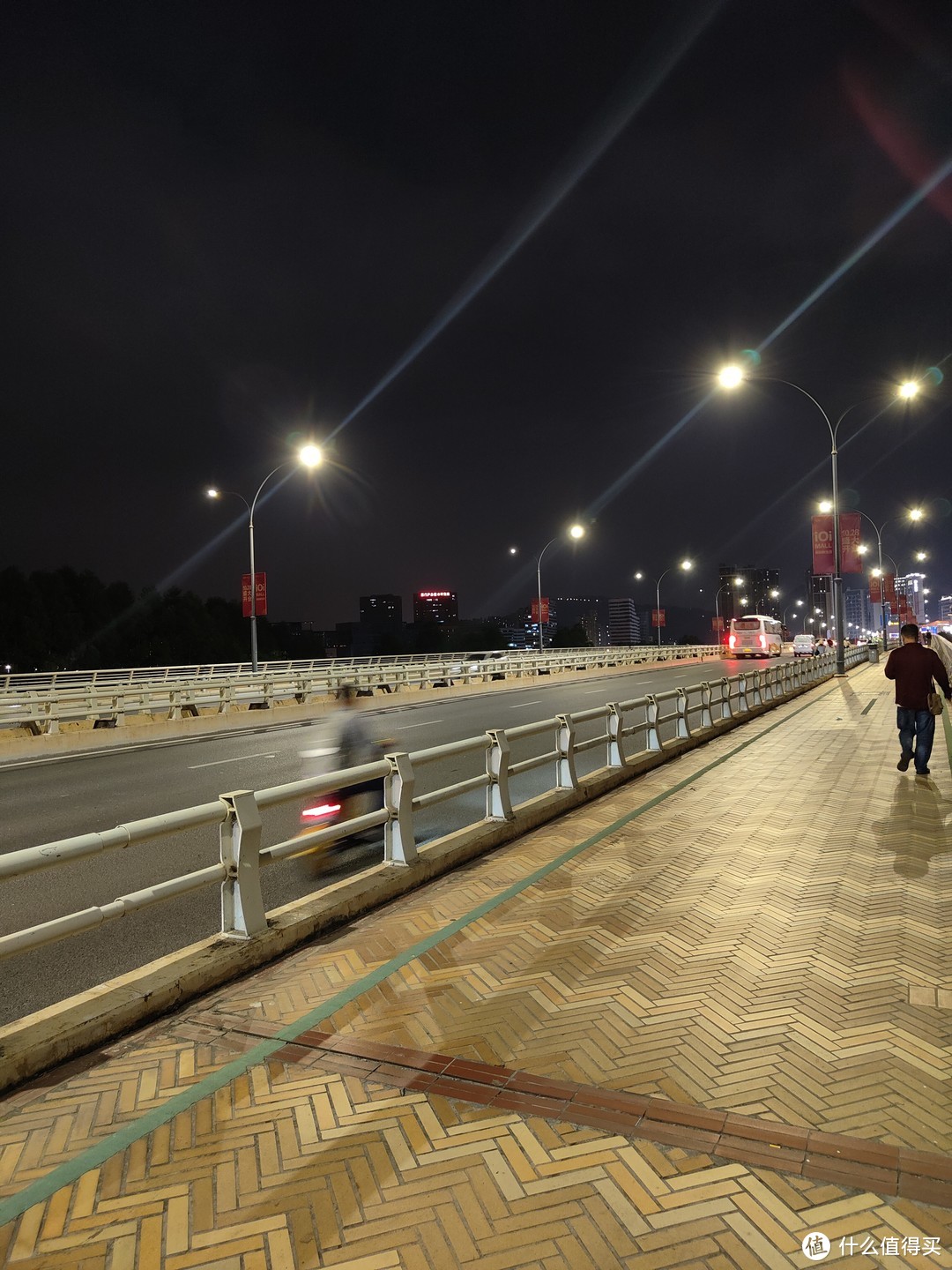 索尼imx766怎么样,realmegtneo2对比realme大师探索版