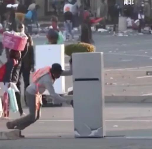 南非全国进入灾难状态的场面,南非大事件