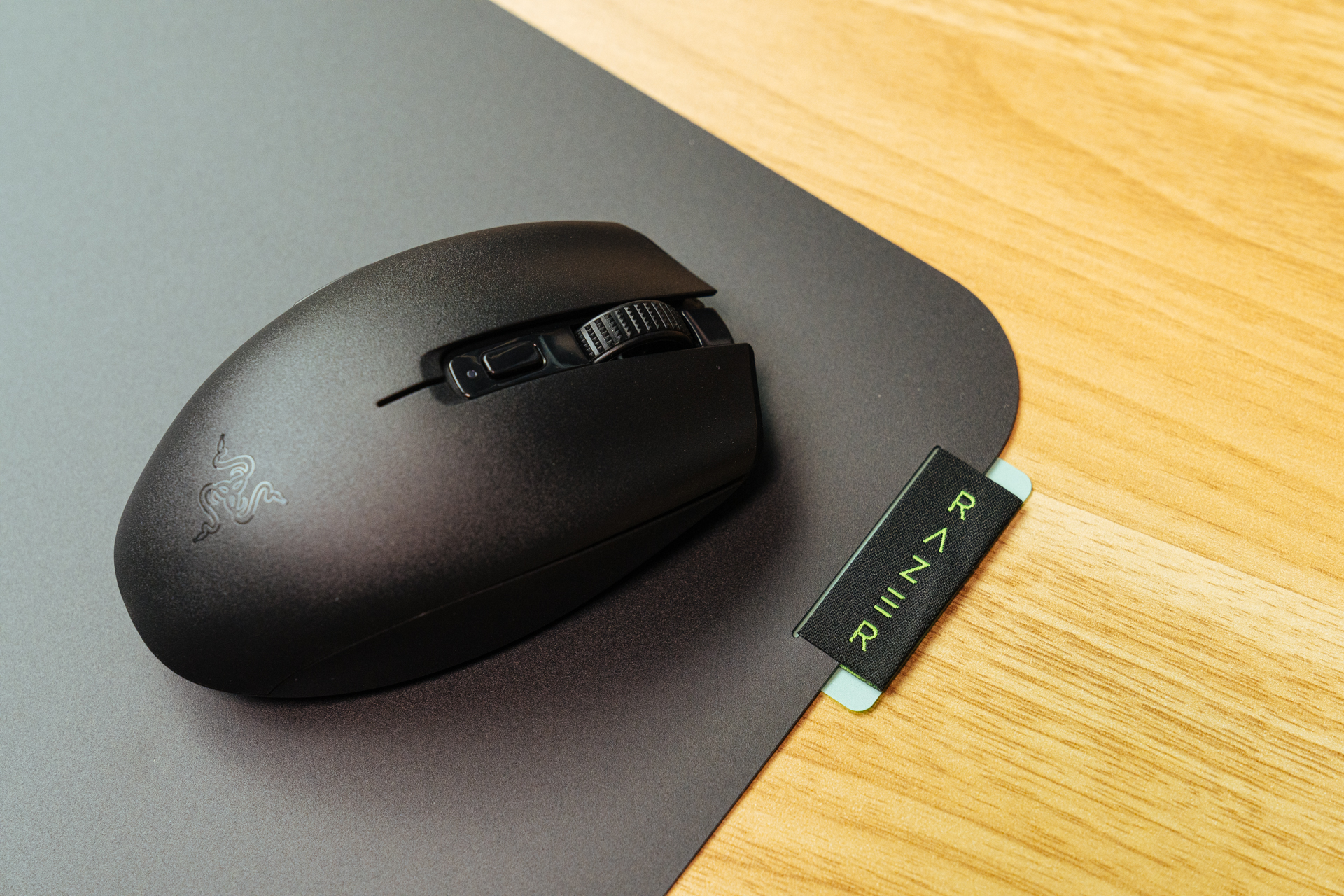 razer雷蛇毒蝰终极版轻量无线鼠标,razer八岐大蛇v2无线鼠标评测