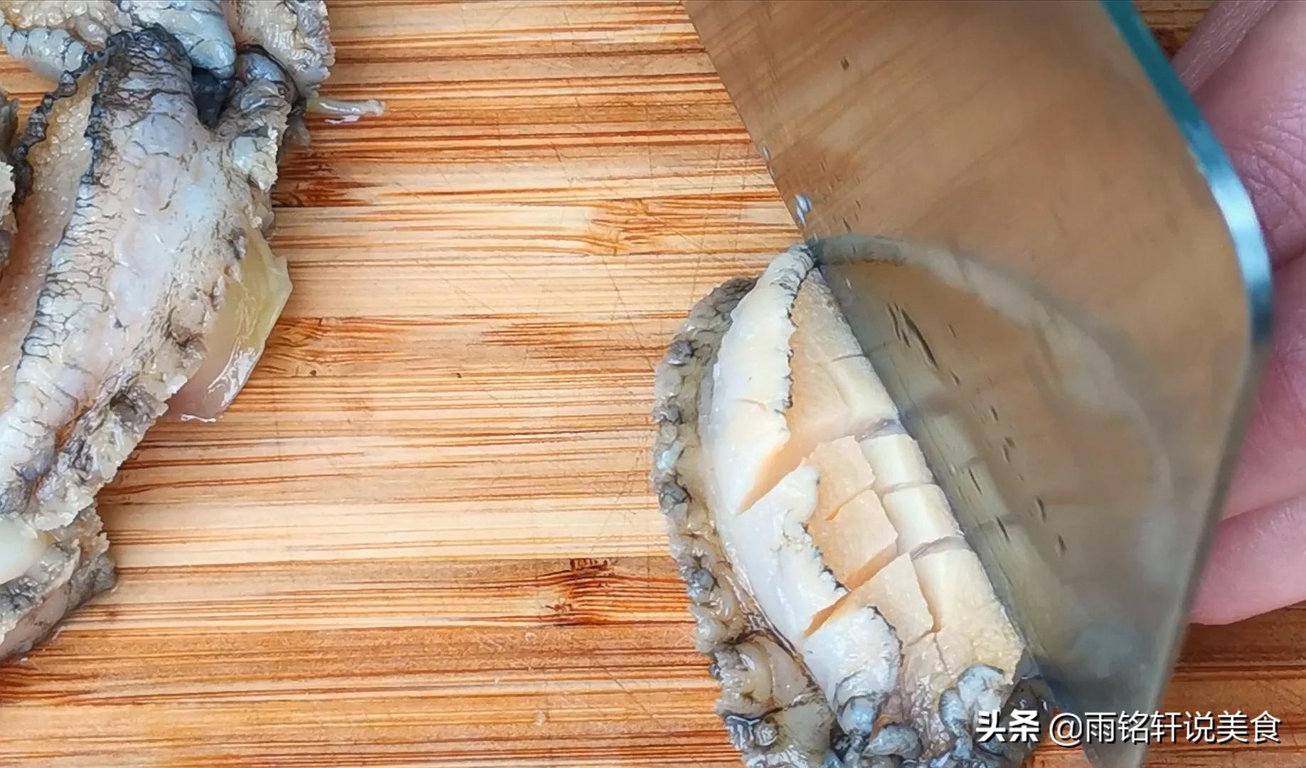 鲍鱼怎么做最好吃做法视频,鲍鱼怎么做简单好吃蒜蓉味