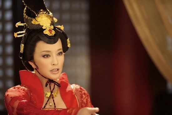 李显被流放,李显被武则天废的时候