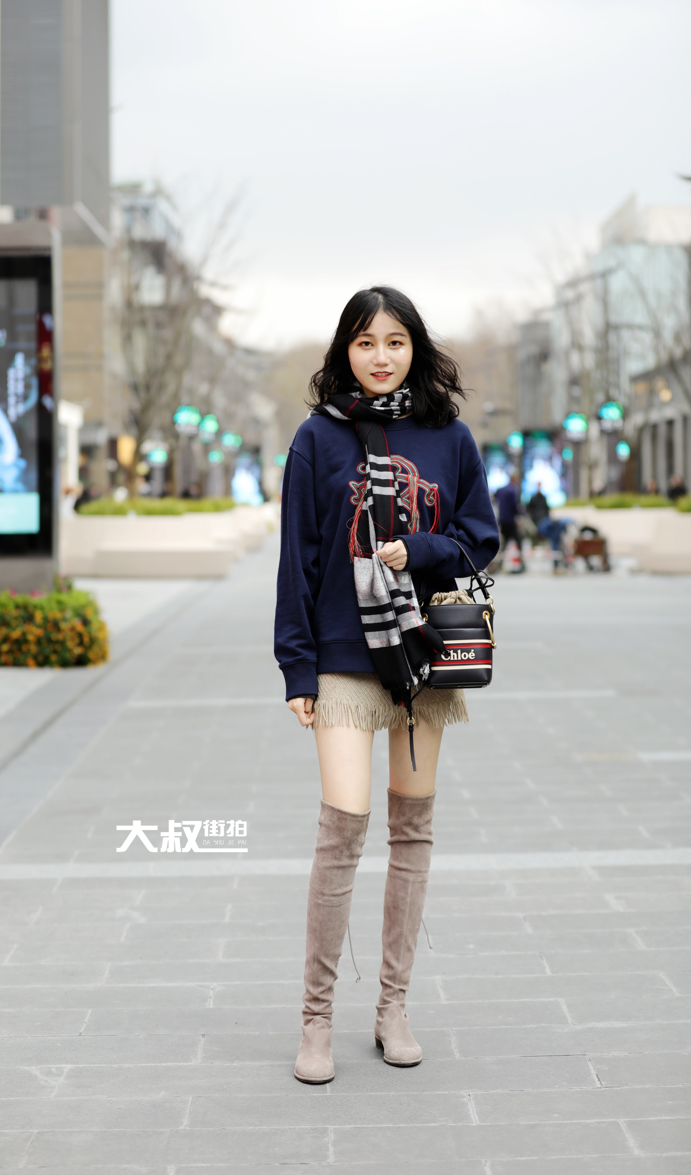 大叔时尚过膝靴,大叔穿黑色高筒雨靴时尚