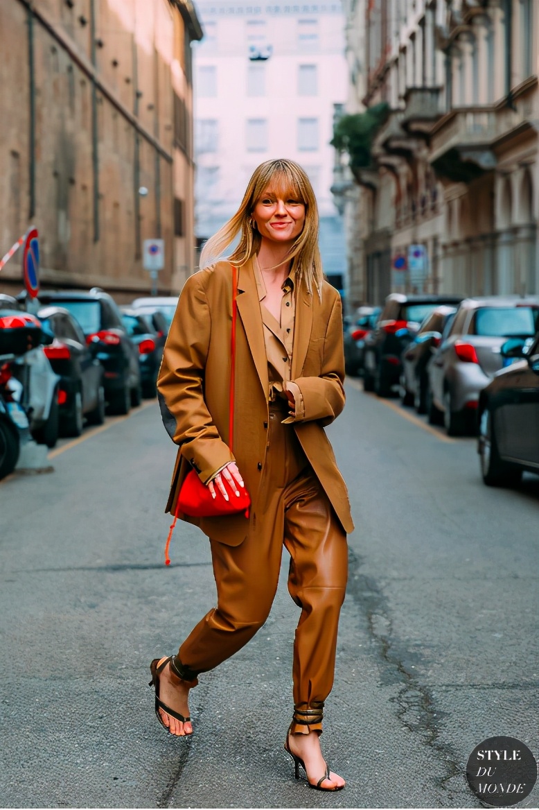 一套时尚精致气质西装,一套西装带来的气场