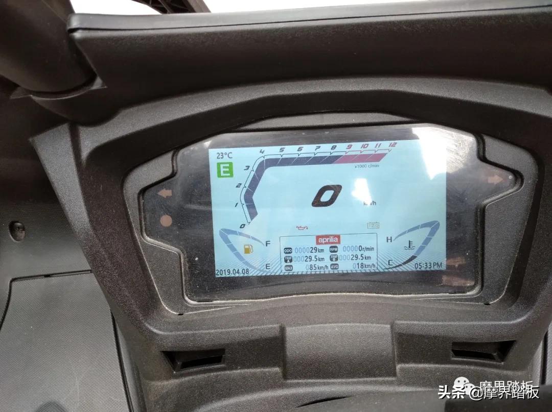 阿普利亚sr250动力差,阿普利亚SR250GT测评