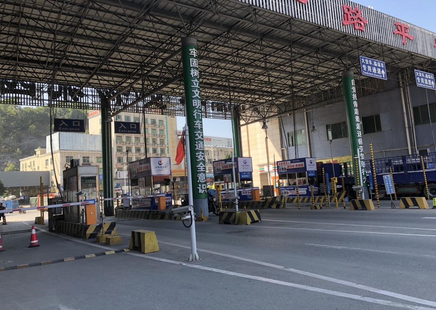 大货车停车场靠什么赚钱,货车免费停车场怎么赚钱