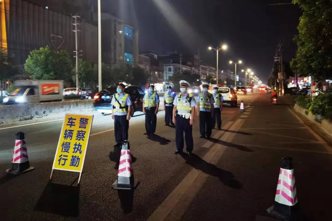 警方大清查一夜抓获20多人,汕头潮南统一清查行动