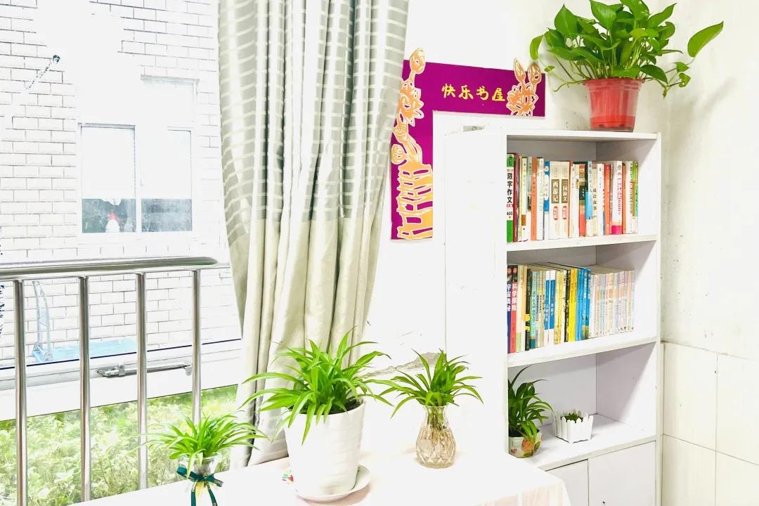 学校即将开展最美教师评选活动,我眼中的最美校园