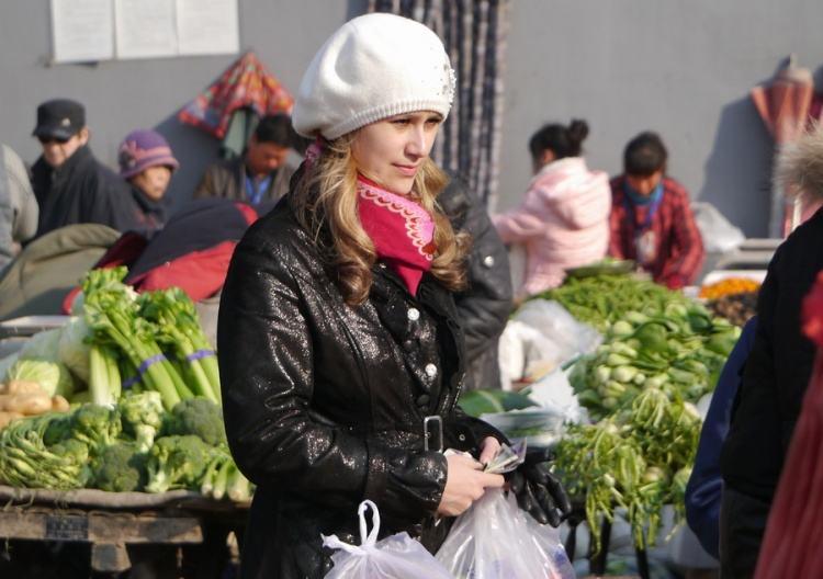 泰国发快递回国要多少钱？西瓜视频曼谷生活日记HAOYU为你揭晓