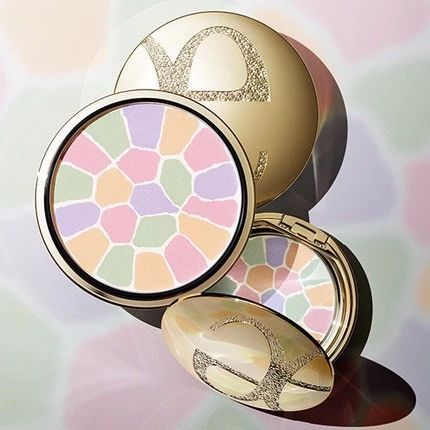 蜜粉和散粉不一样吗,蜜粉散粉粉饼的区别和使用