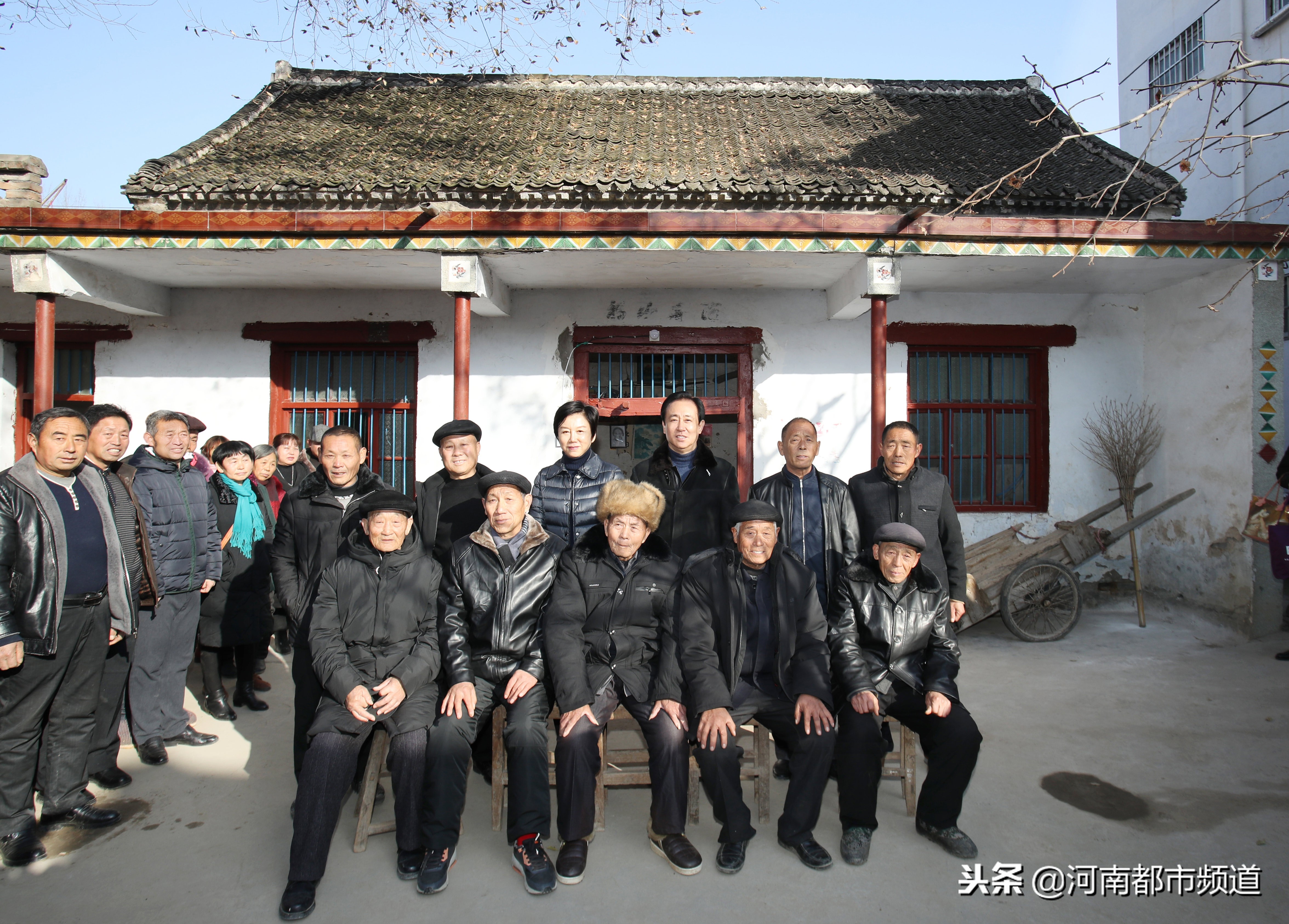 许家印回乡报师恩完整版,许家印的师恩