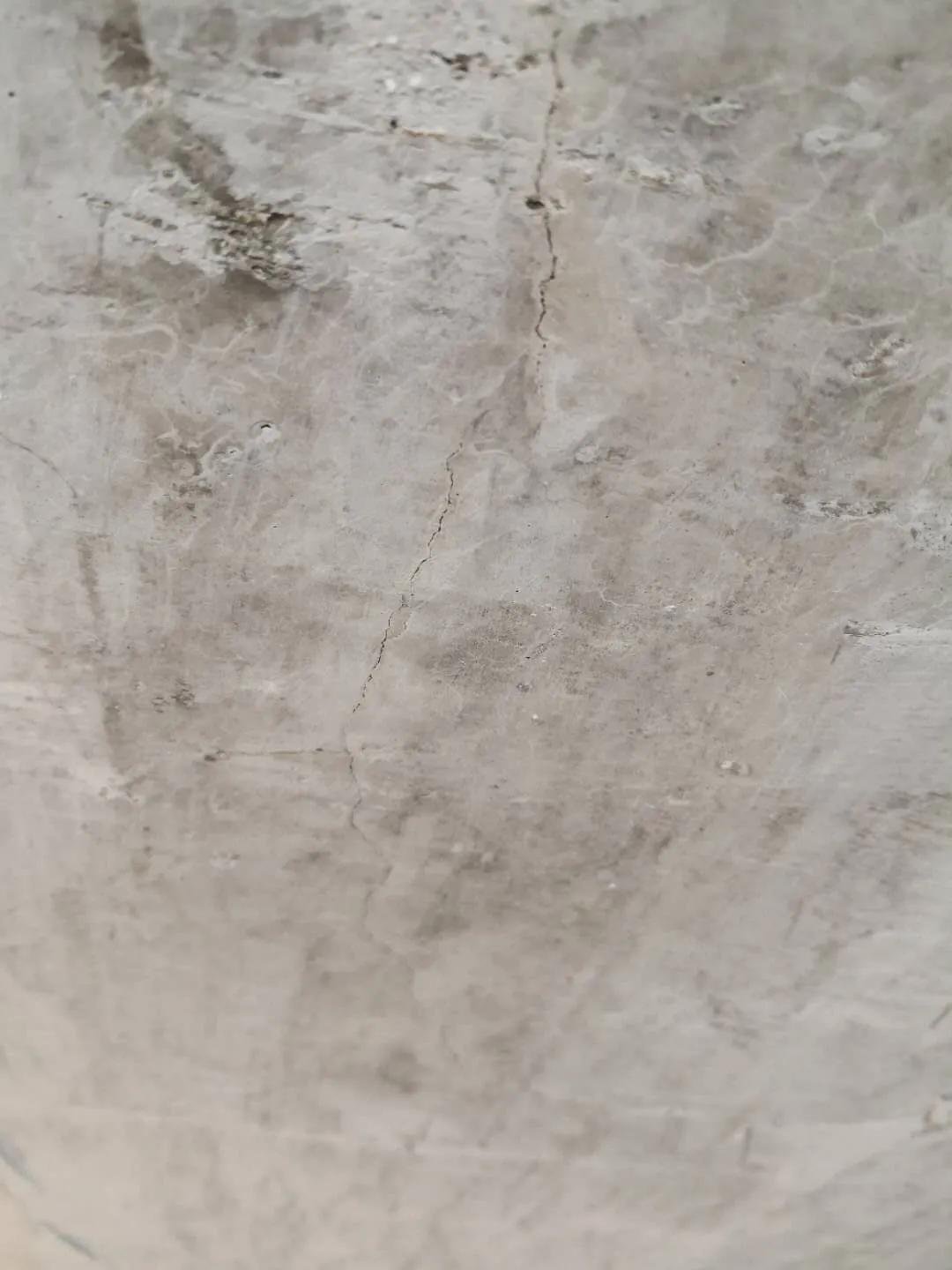 毛坯墙面起碱掉皮怎么处理,墙面轻度粉化怎么处理