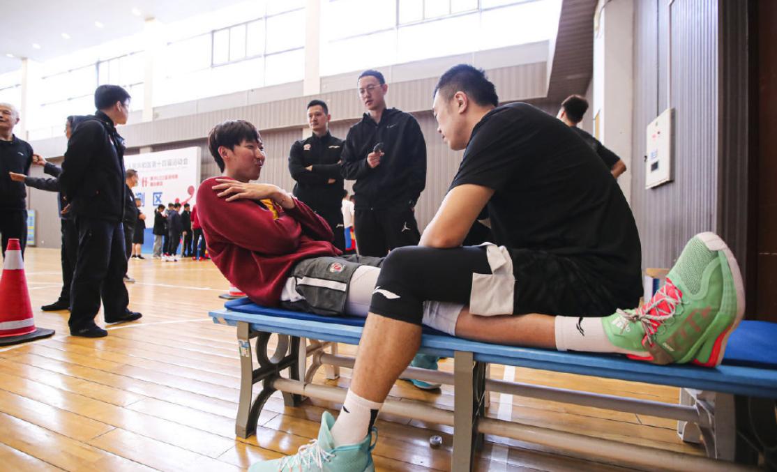 辽篮比赛发生冲突,全运会广东男篮vs辽篮