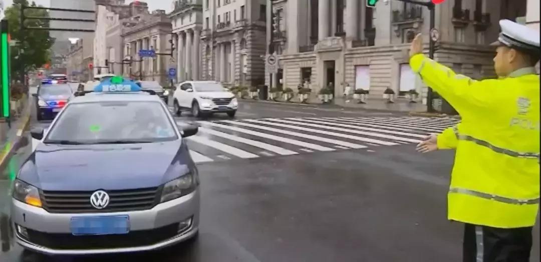 行驶证和驾驶证不一致罚款怎么交,开车没有带行驶证怎么免处罚