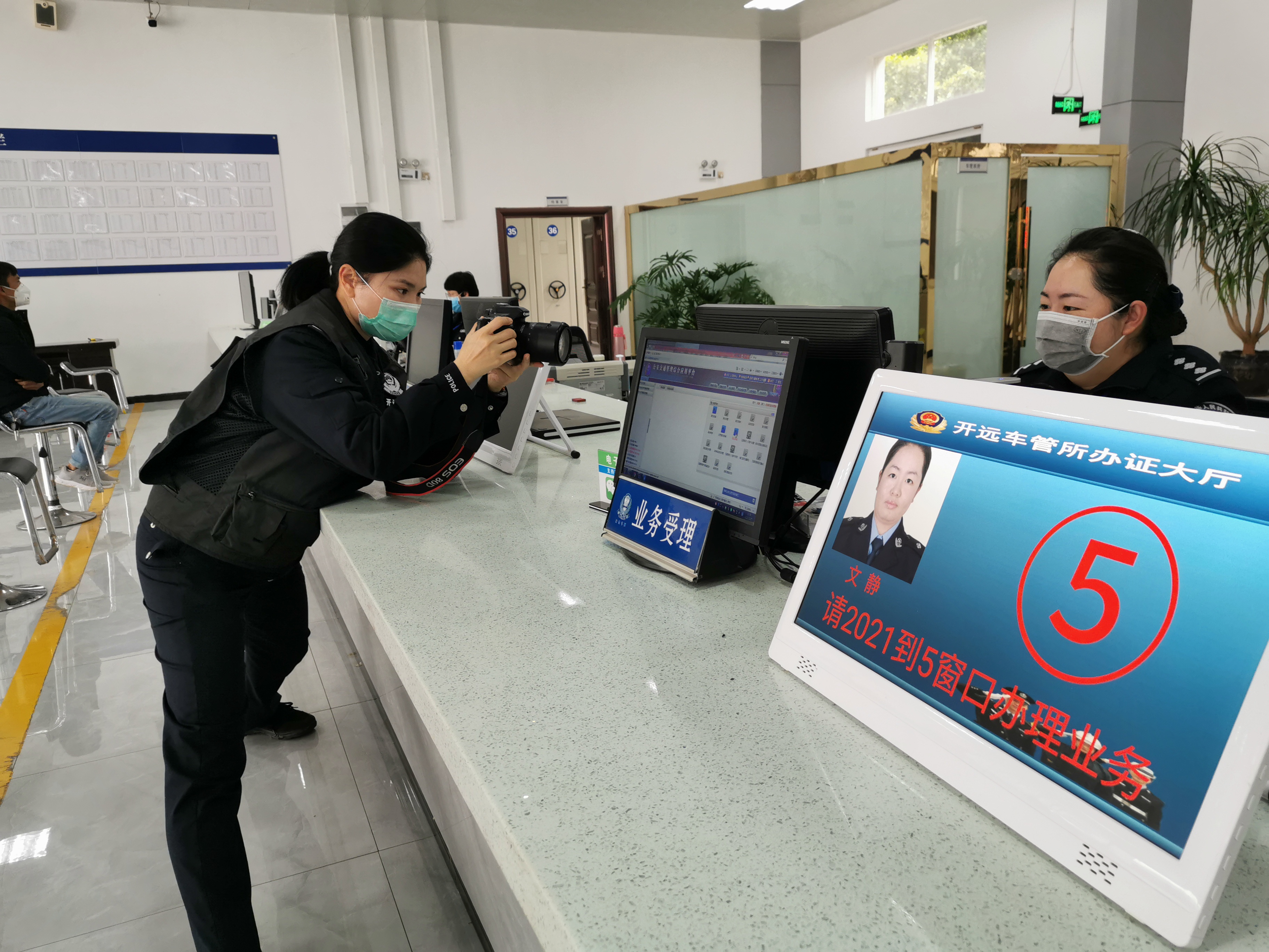 明月装饰了窗谁装饰了你的梦,明月装饰了别人的梦
