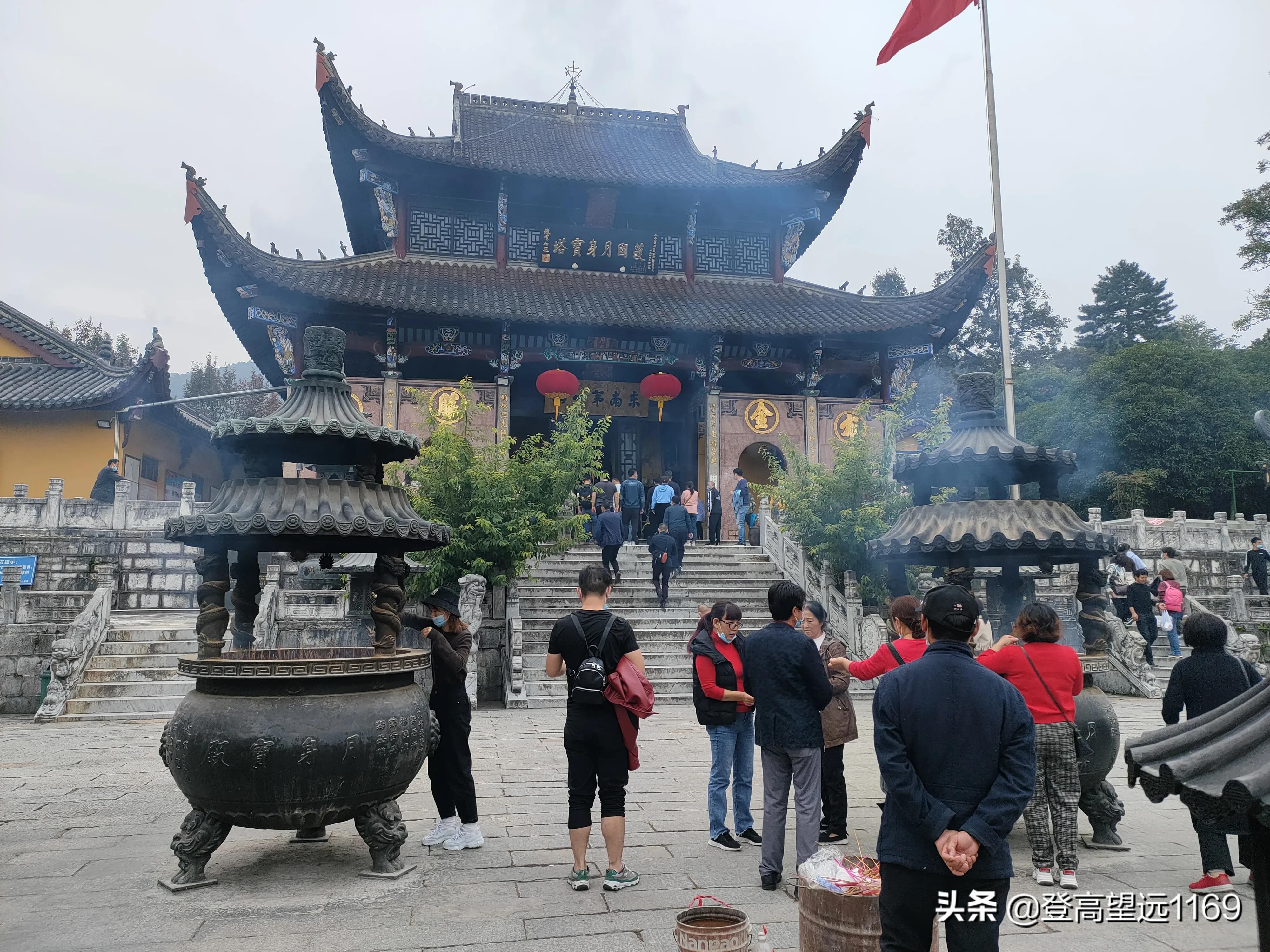 千里追寻歌曲原唱,写九华山的经典文章