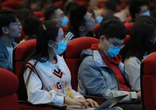 “选调生”有多香?到了30岁之后才明白,高校应届毕业生不要错过