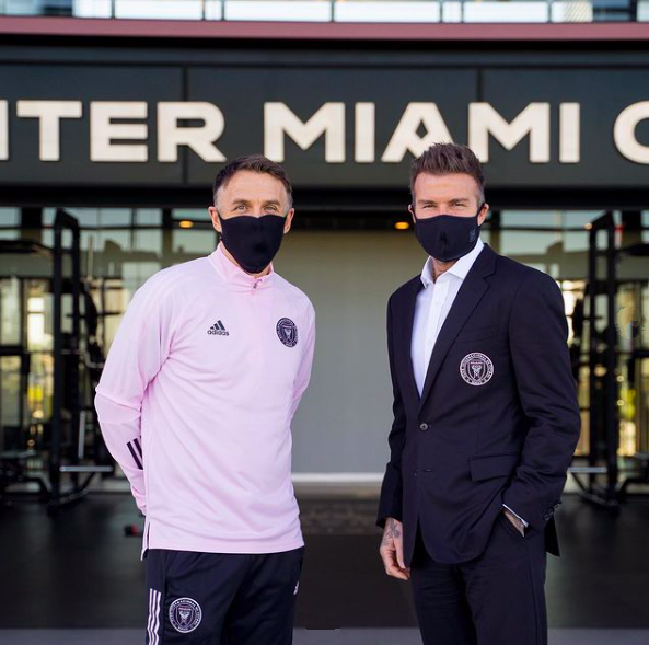 贝克汉姆到底有没有植发过,贝克汉姆什么发型是颜值巅峰