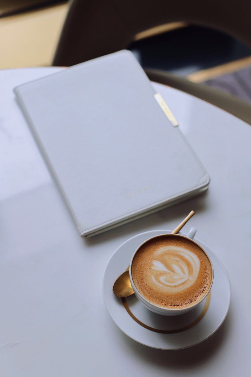 住进这座香港潮牌酒店，像是完成了一趟艺术旅行