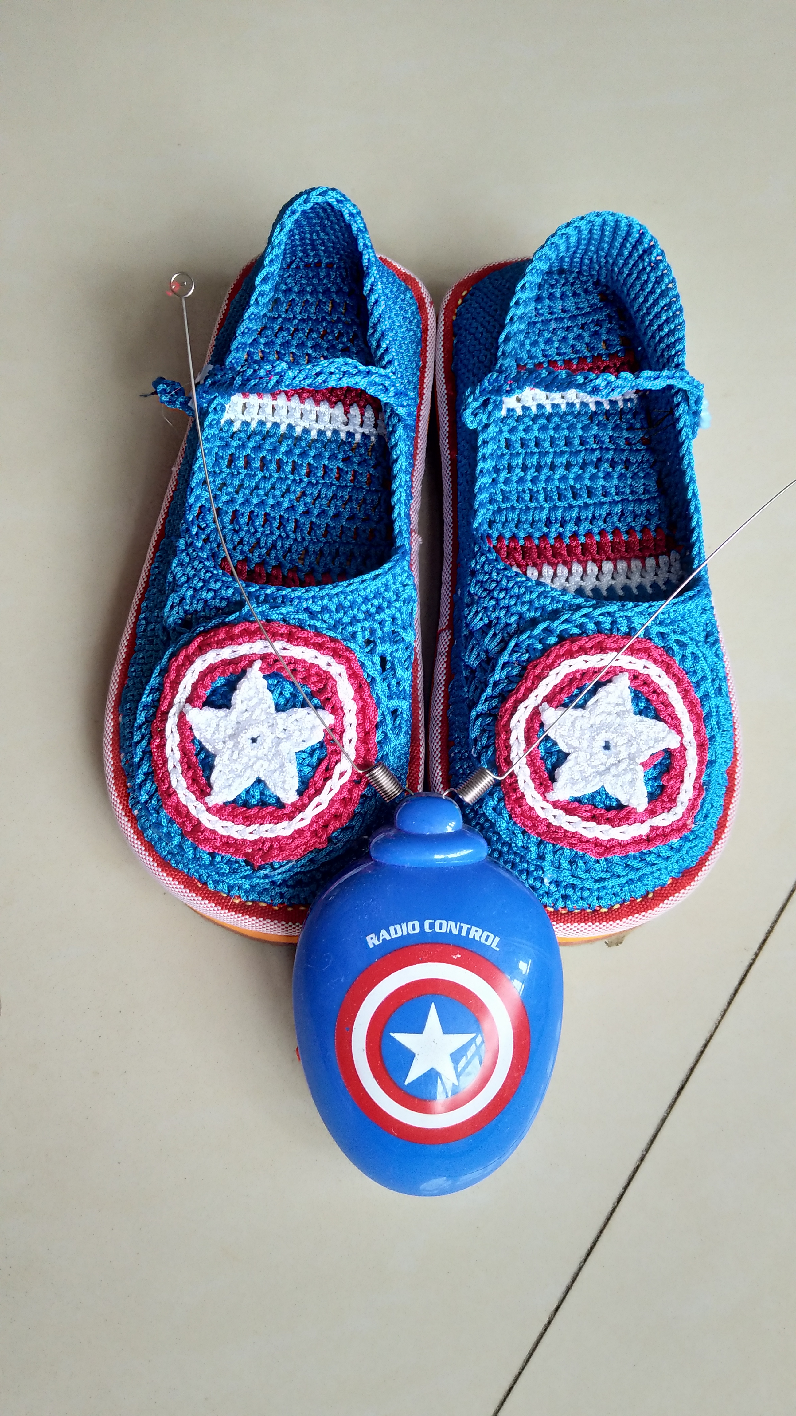 凉鞋鞋垫翘起来可以缝吗,凉鞋鞋垫滑下来怎么办