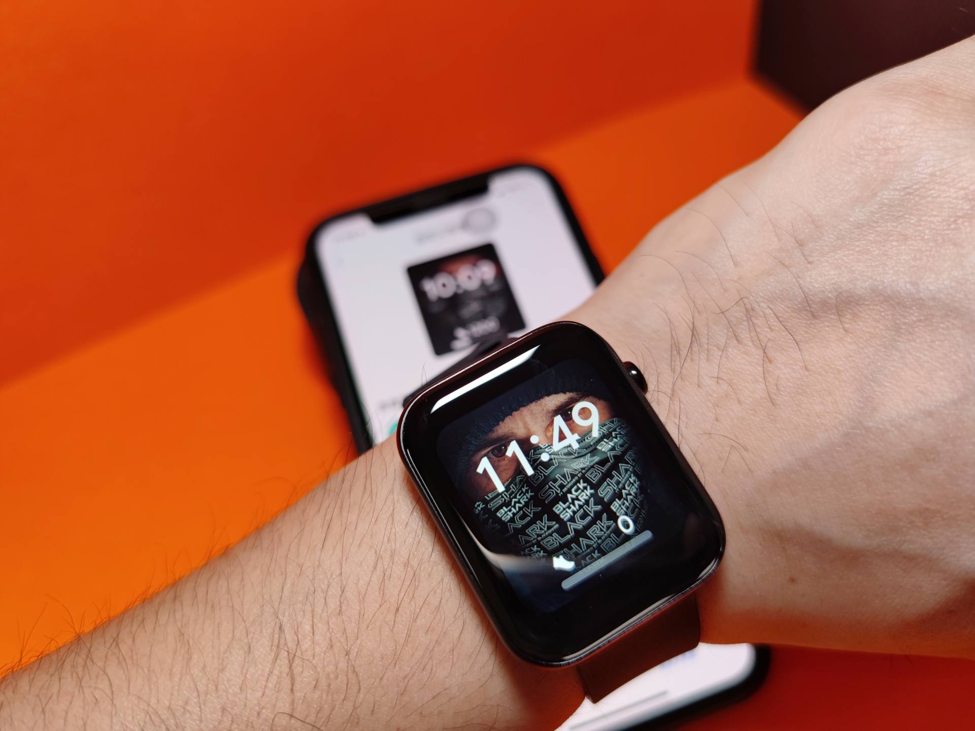 能测气温气压的智能手表,可监测体温和血糖的手表