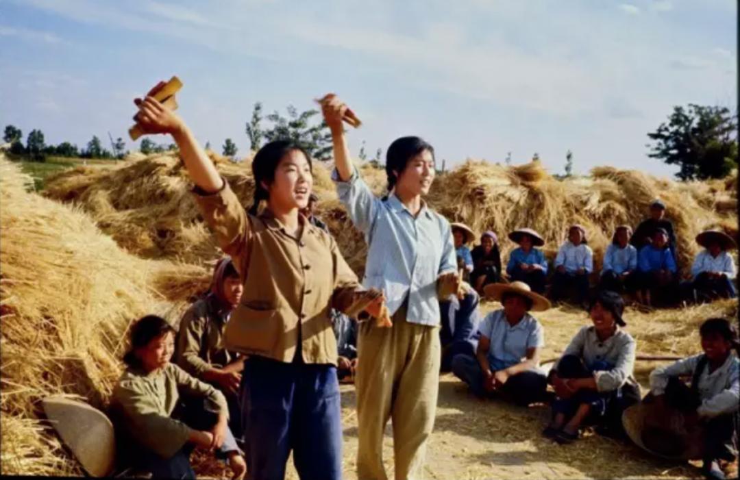 天津青年路的老照片1990年,天津市南京路图片