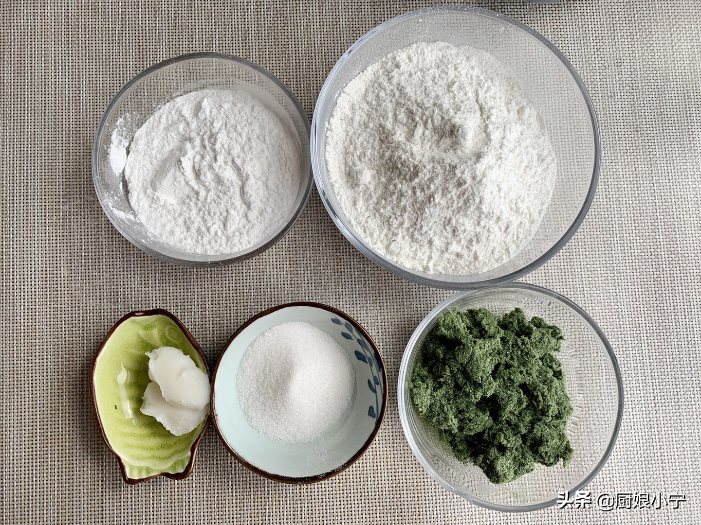 清明节吃青团青团该怎么做,清明节做的青团