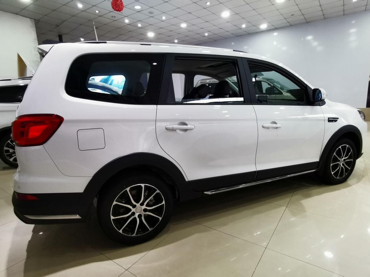 风行sx6手动豪华测评,预算不高大七座风行sx6