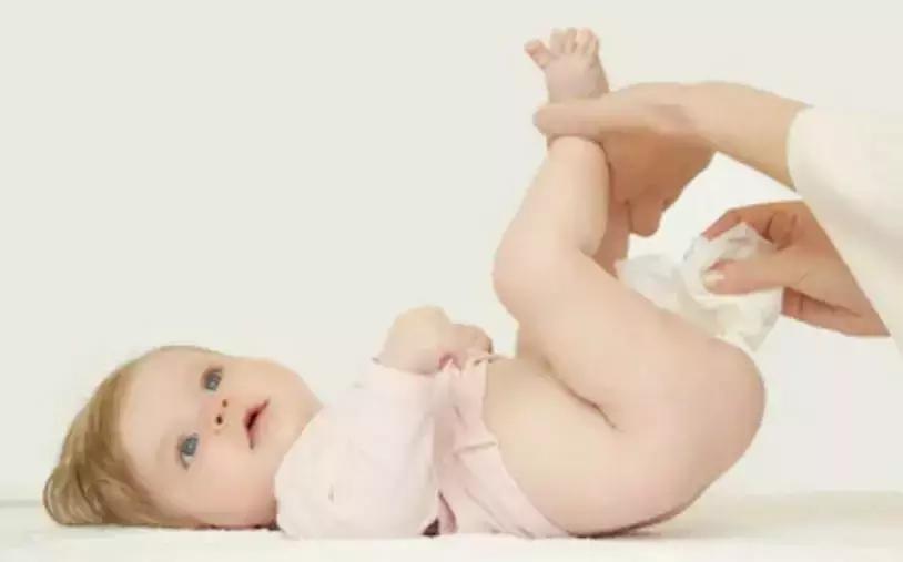 我儿子屁股上破了两个洞，做家长的真是一刻都不能放松