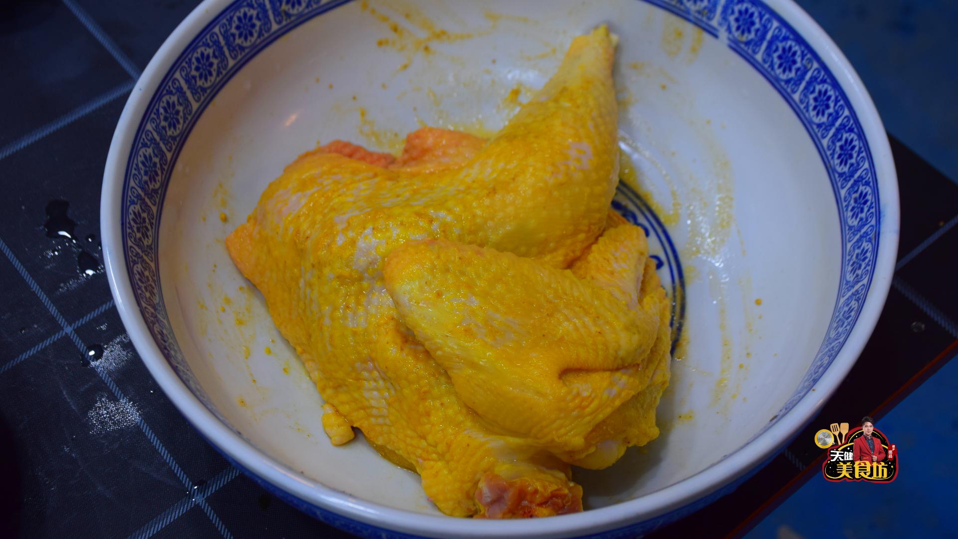 鸡肉怎么弄盐焗鸡,古法盐焗鸡做出来的鸡肉绵绵的