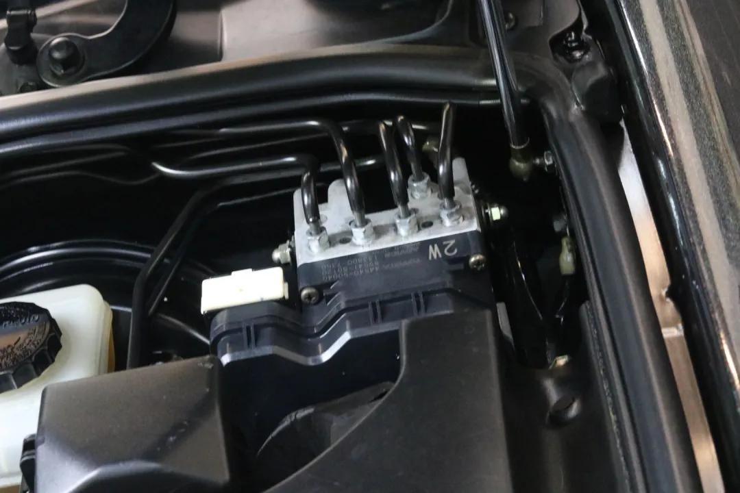 老车翻新：翻新05年残破的雷克萨斯LS430，百万老车，满血复活