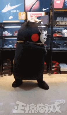 爆笑GIF趣图：美女，这射的是丘比特之箭吧