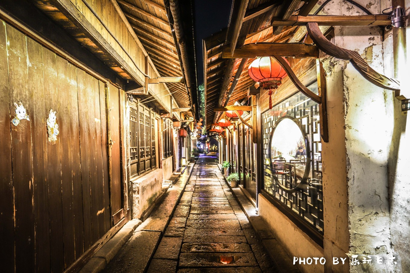 江南周庄古镇夜景美如画,推荐一个好的地方周庄古镇