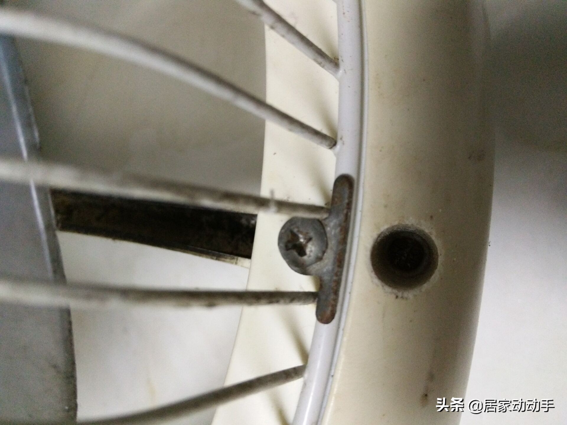 电风扇转动无力的原因及解决方法,电风扇有烧焦味转动无力