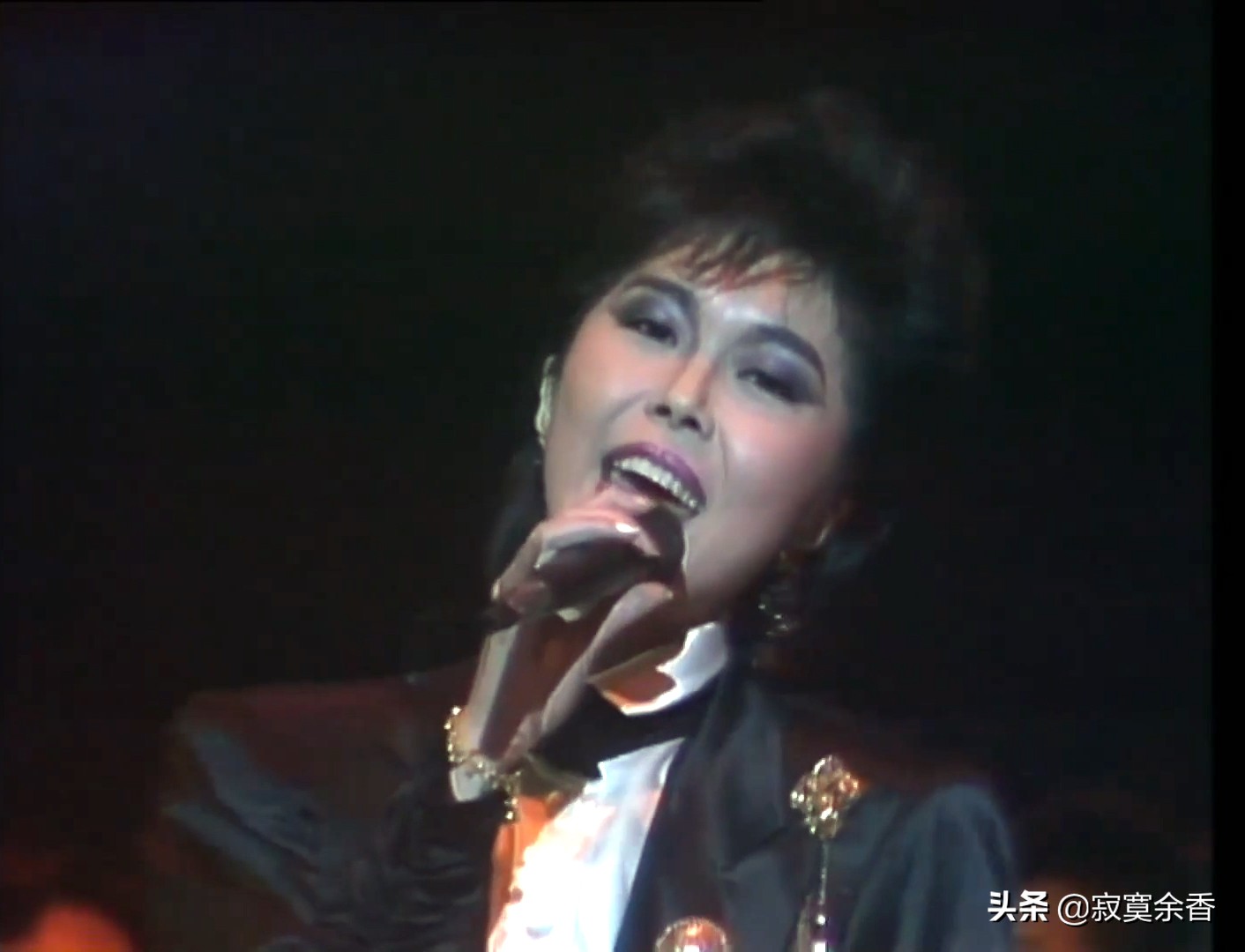 锁定85年群星劲歌荟萃,年轻时代的他们太惊艳太出彩了