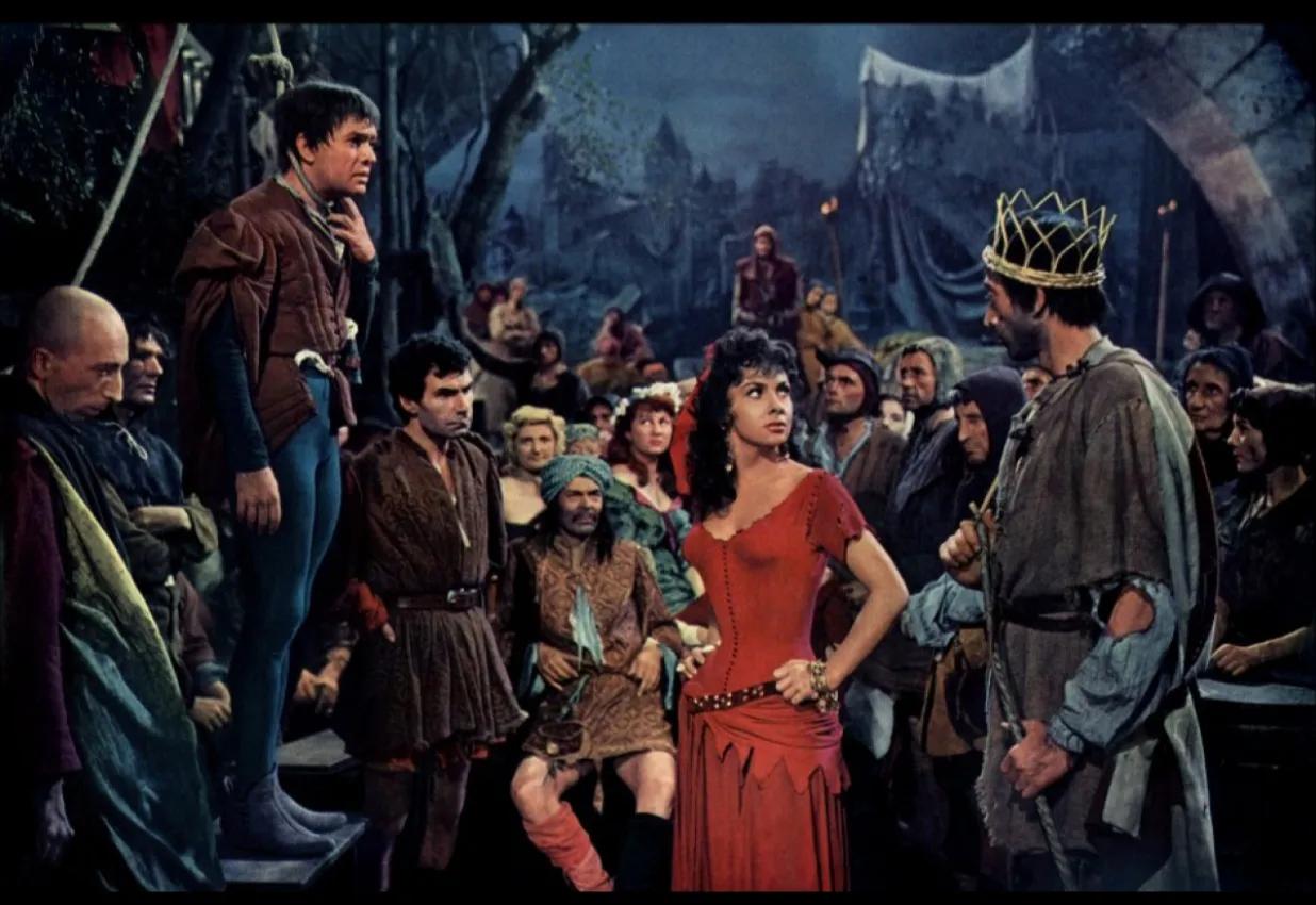 《巴黎圣母院》这是黄昏的太阳，我们却把它当成了黎明的曙光