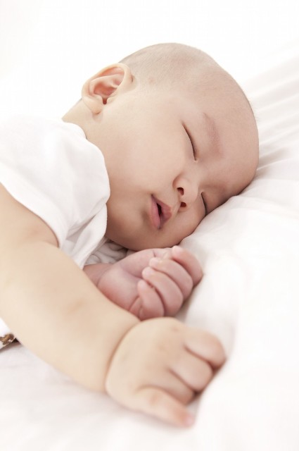 0-1岁新生儿睡眠问题,新生儿0-1个月很难睡着该怎么安抚