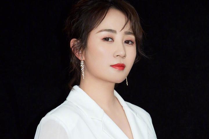 沈腾马丽吻戏是真的亲吗,马丽沈腾拍吻戏前吃驴肉火烧