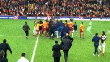 土耳其德比冲突,土耳其甲级联赛发生冲突