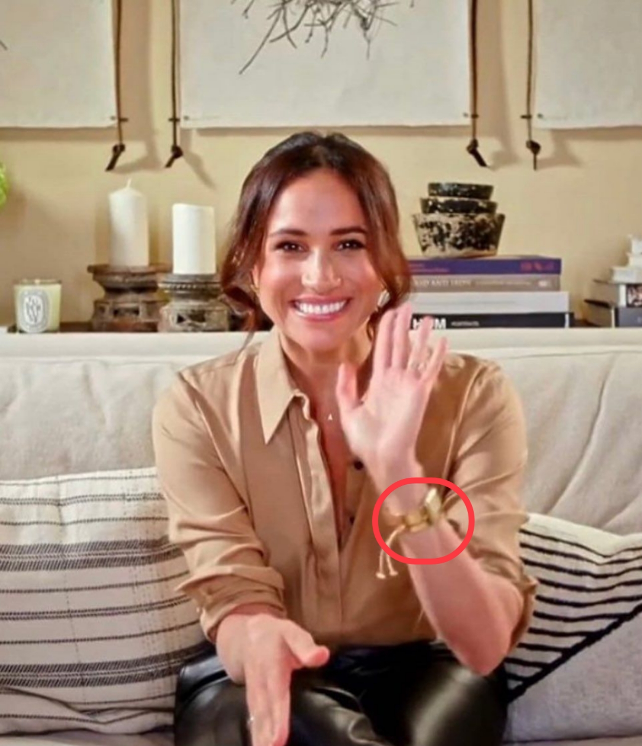 梅根戴卡地亚戒指,梅根个人珠宝