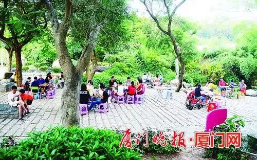 厦门小伙光膀子睡觉，醒来背部大片红斑，又痛又痒！近期小心TA