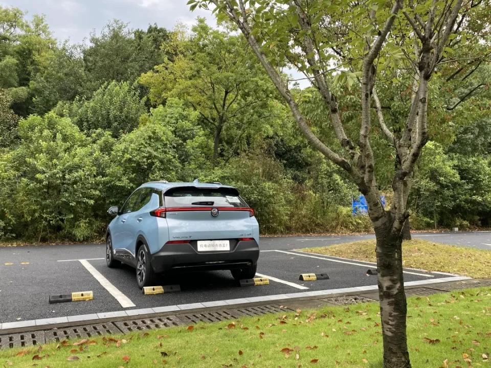 实测别克微蓝7：动力强过2.0T，续航不虚标