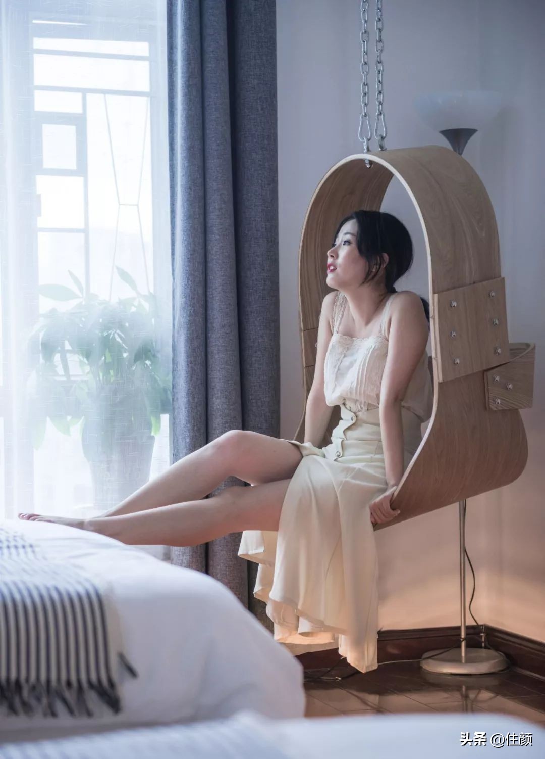 全屋贯穿10米滑梯，天台泡泡屋俯瞰CBD夜景，这个33楼的家够野