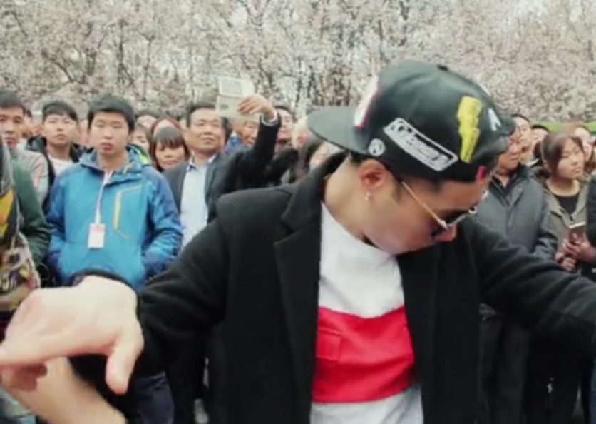 郑州尬舞纪录片,外国人挑战郑州尬舞