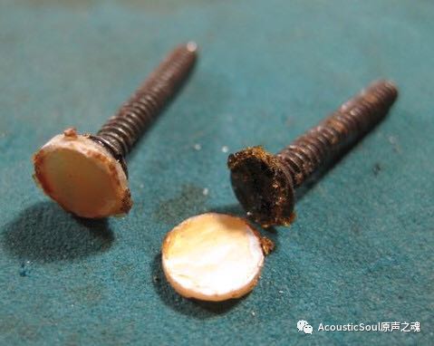 下琴码有螺栓就万事大吉？想多了......