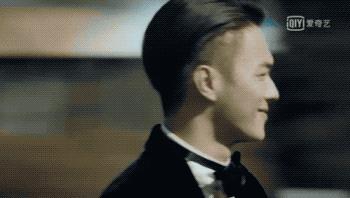 ​年轻人！玩这么大？但这不应该是女主手里拿着的戏码吗？