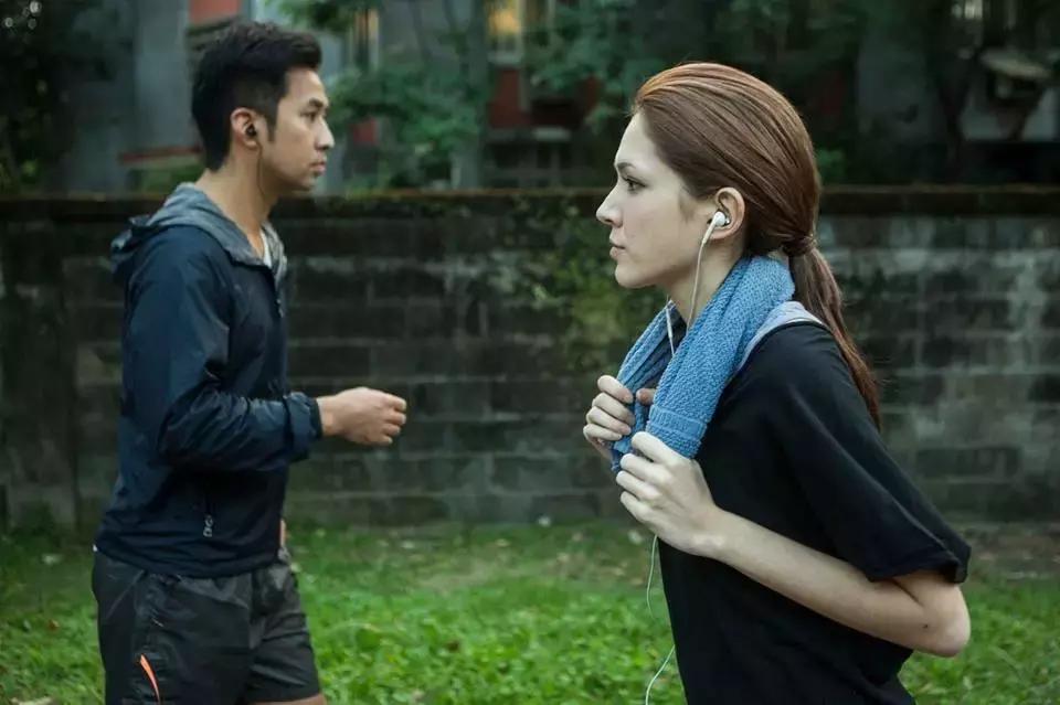 王俊凯摸易烊千玺的手的视频,王俊凯摸易烊千玺的手