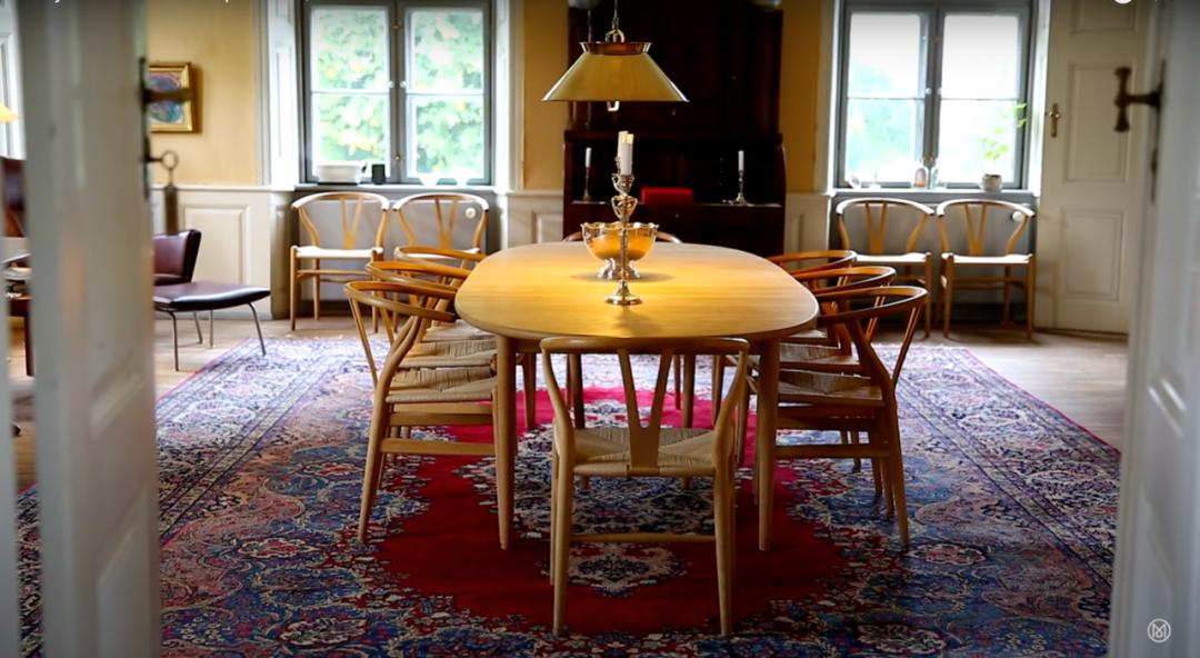 CarlHansen主理人的家：他买了一座古堡放丹麦现代设计家具