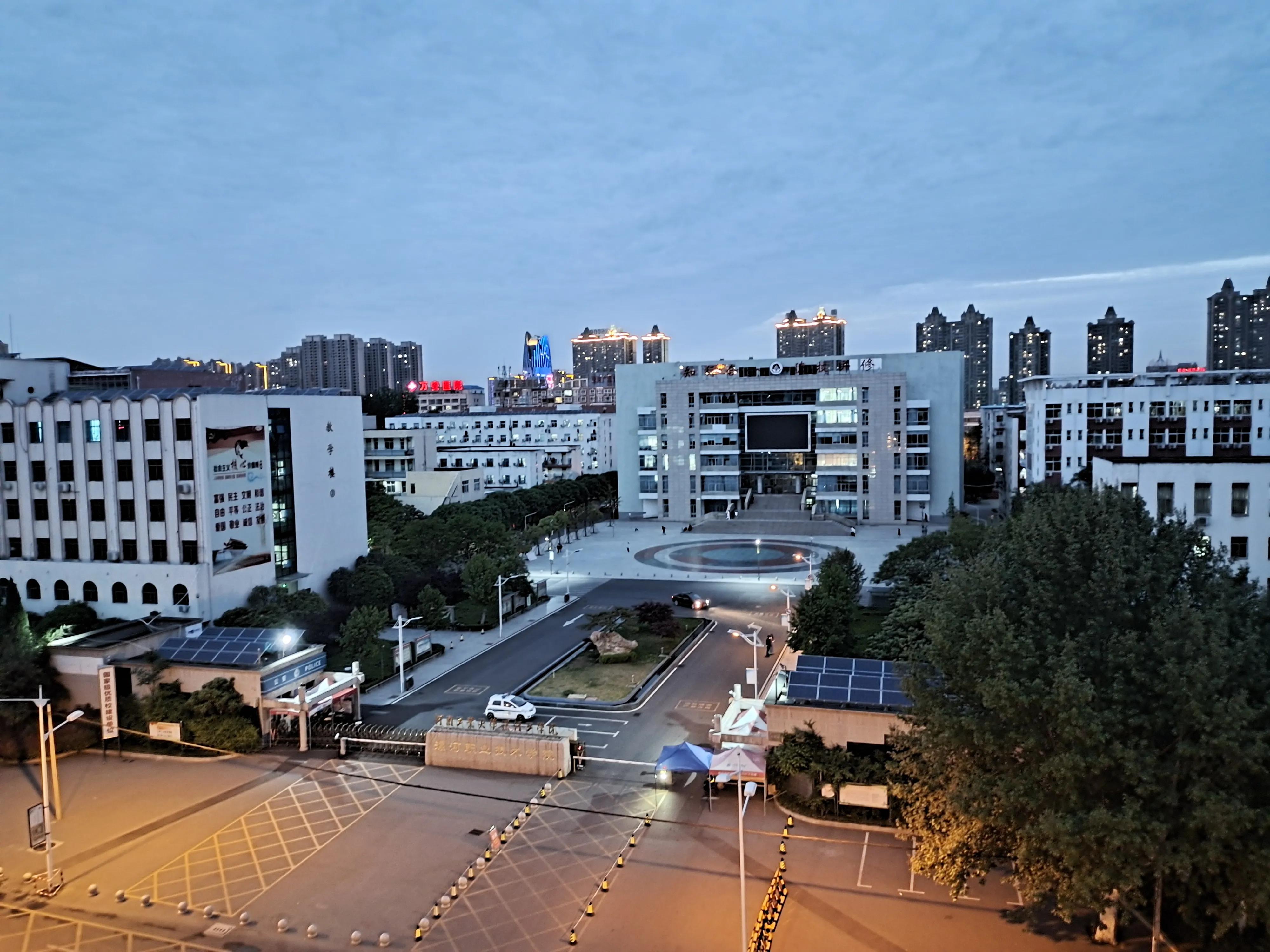 大学生打游戏颓废现状,大学生封校颓废视频